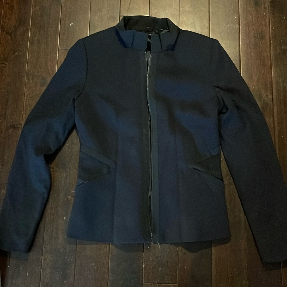 Tahari blazer, size M